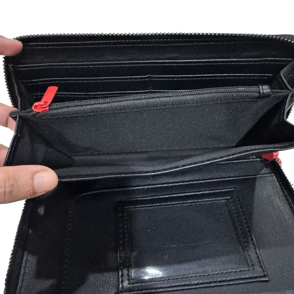 Betsey Johnson Valentine zip around wallet 8.5x5 inches NWOT excellent condition - Picture 7 of 9